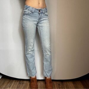 Aeropostale Women’s Size 0 27x28 Short Light Wash Chelsea Bootcut